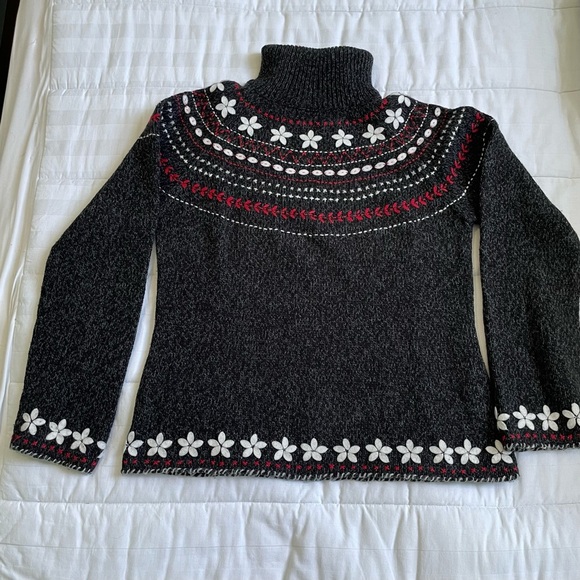 Charter Club Sweaters - CHARTER CLUB Fair Isle Scandinavian felt appliqué Turtleneck sweater Sz PM